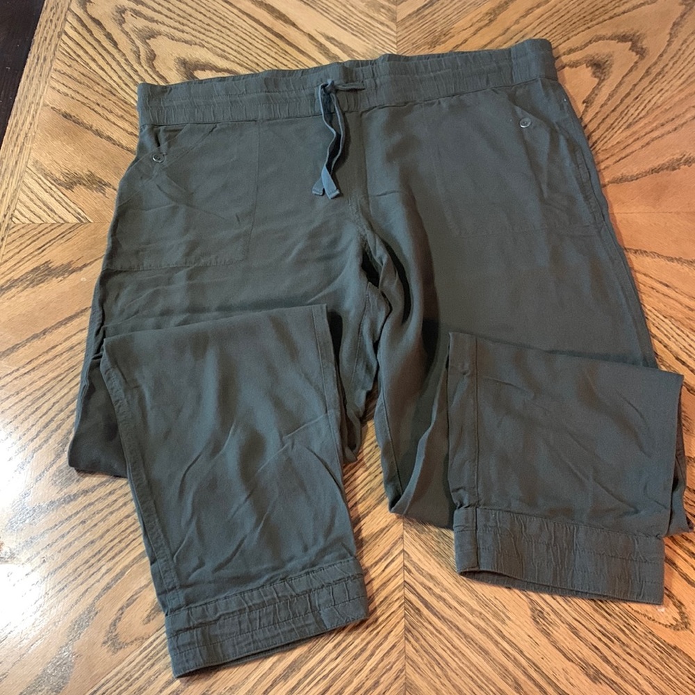TNA pants lightweight size small